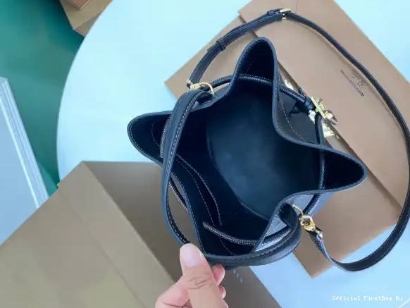 Official First Bag Ru BURBERRY Small Bag Bucket TB 0507